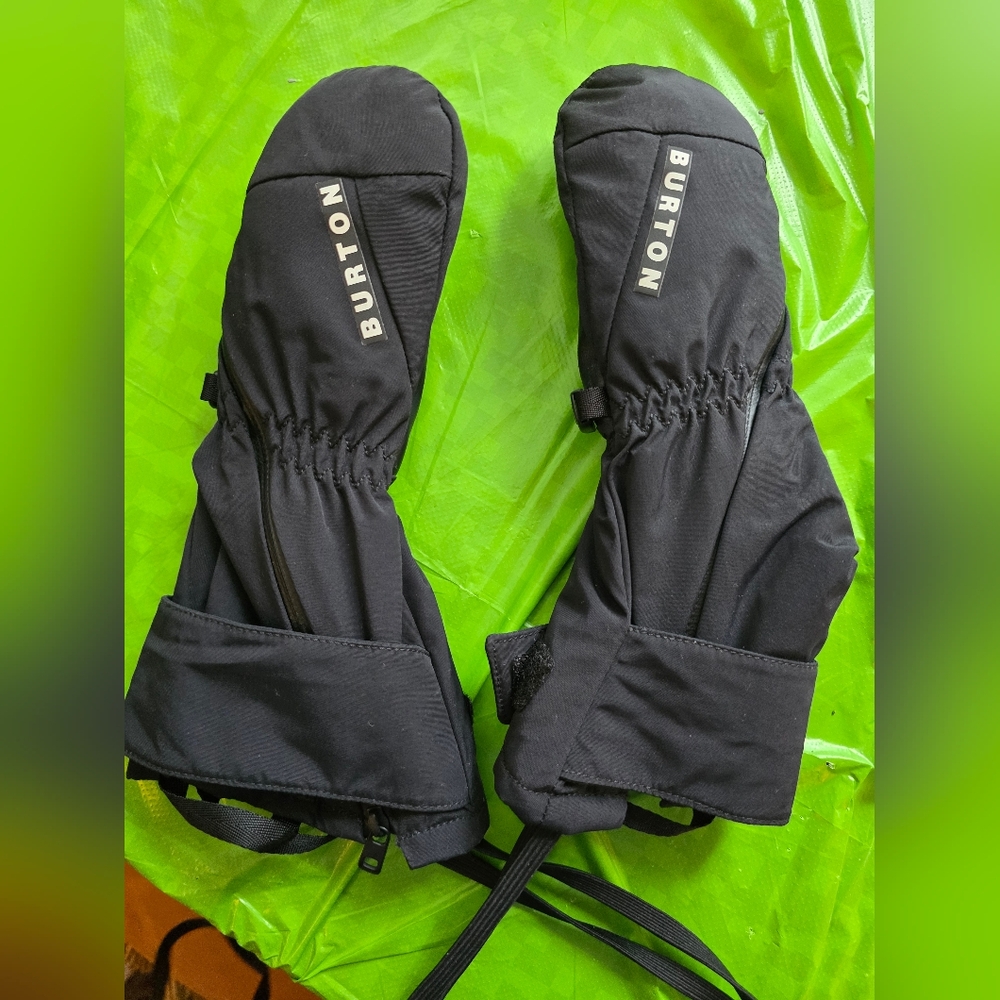 Burton Black Snow Mittens